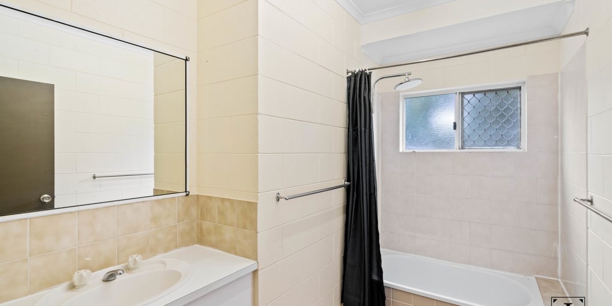 6 Bicentennial Road, Bentley Park, QLD 4869 AUS