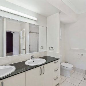 Bentley Park, QLD 4869 AUS