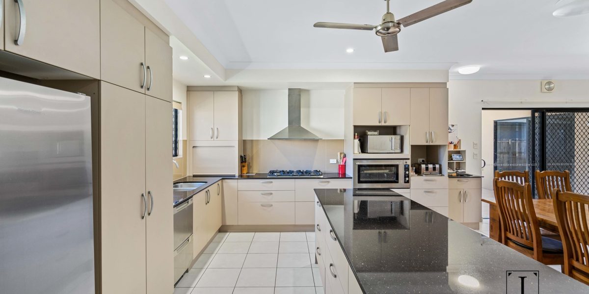 Bentley Park, QLD 4869 AUS