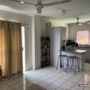 1/37 Mintaro Crescent, Woree, QLD 4868 AUS