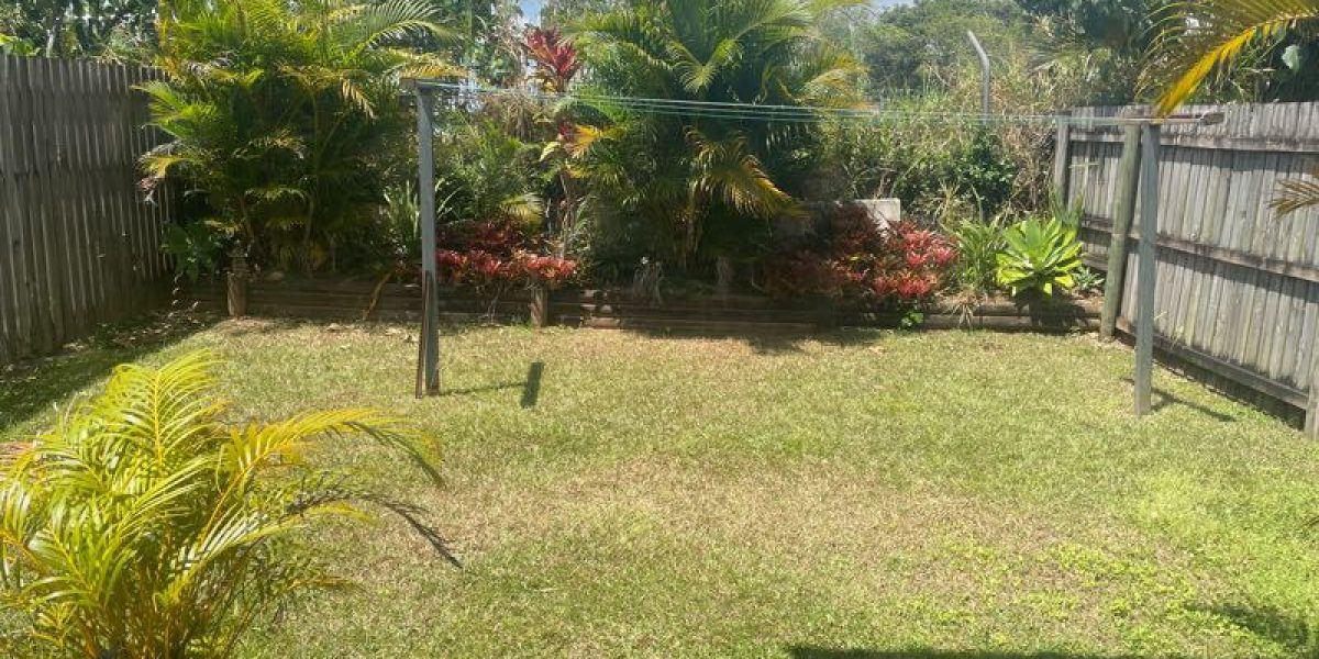 1/37 Mintaro Crescent, Woree, QLD 4868 AUS