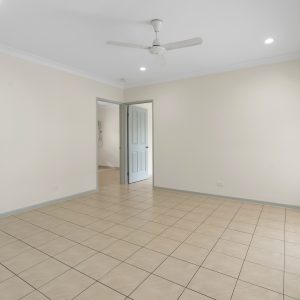 15 Ellie Banning Close, Redlynch, QLD 4870 AUS