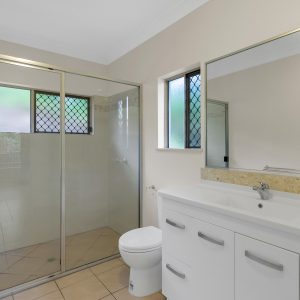 15 Ellie Banning Close, Redlynch, QLD 4870 AUS