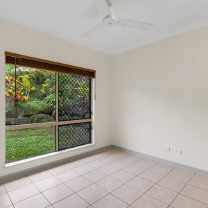 15 Ellie Banning Close, Redlynch, QLD 4870 AUS