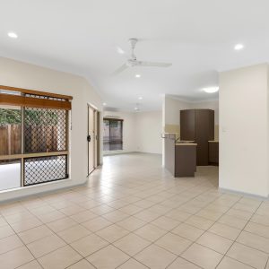 15 Ellie Banning Close, Redlynch, QLD 4870 AUS