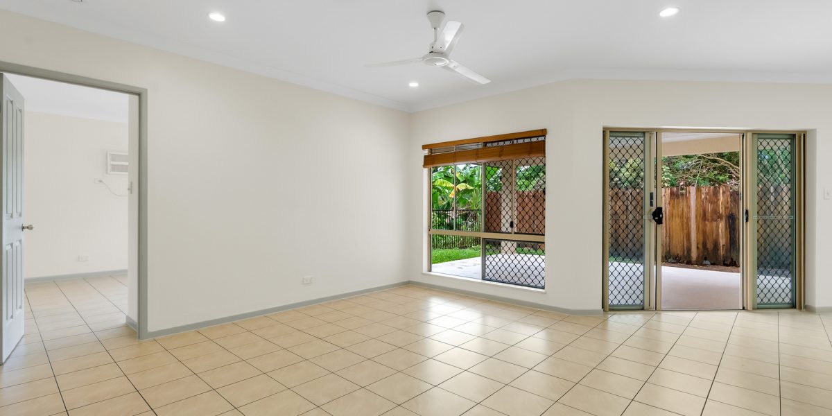 15 Ellie Banning Close, Redlynch, QLD 4870 AUS