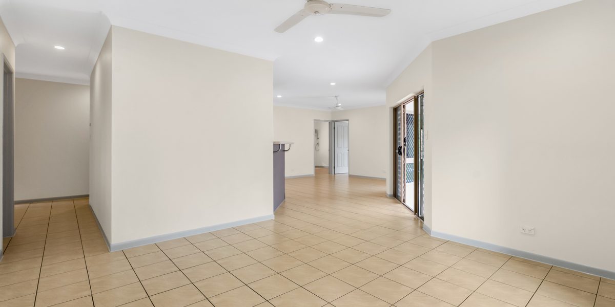 15 Ellie Banning Close, Redlynch, QLD 4870 AUS