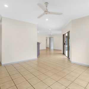 15 Ellie Banning Close, Redlynch, QLD 4870 AUS