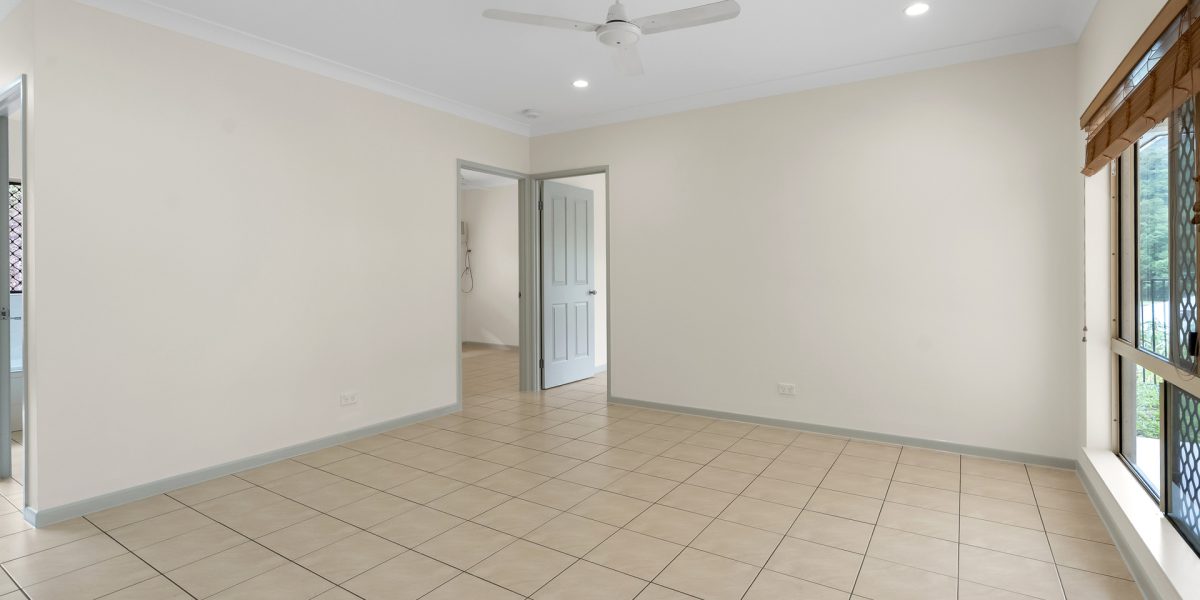 15 Ellie Banning Close, Redlynch, QLD 4870 AUS
