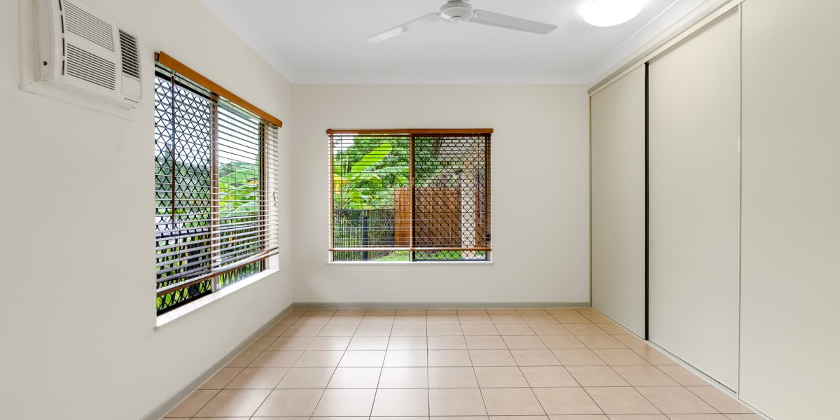 15 Ellie Banning Close, Redlynch, QLD 4870 AUS