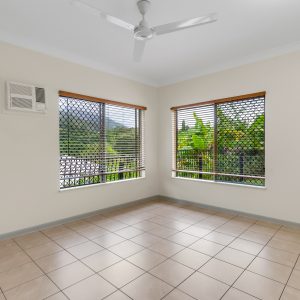 15 Ellie Banning Close, Redlynch, QLD 4870 AUS