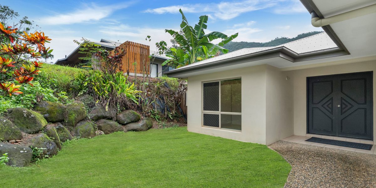 15 Ellie Banning Close, Redlynch, QLD 4870 AUS