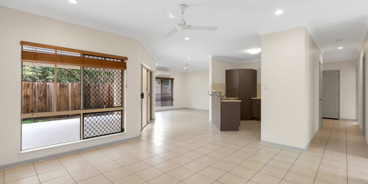 15 Ellie Banning Close, Redlynch, QLD 4870 AUS