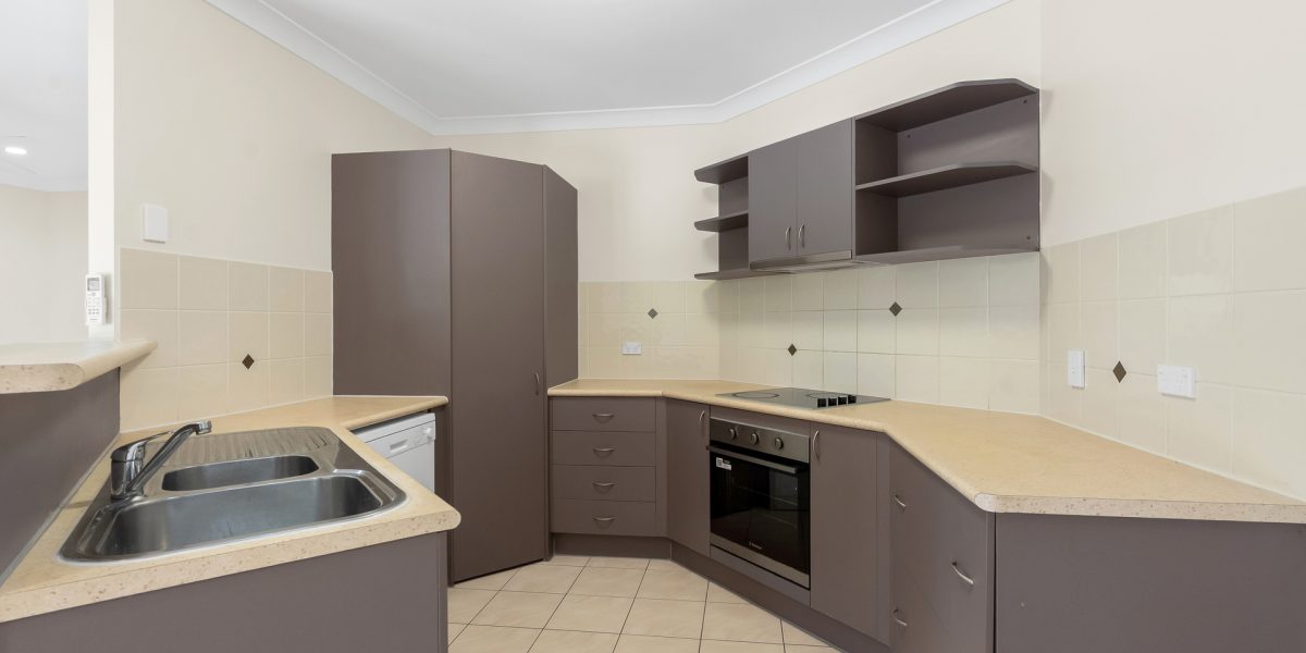 15 Ellie Banning Close, Redlynch, QLD 4870 AUS