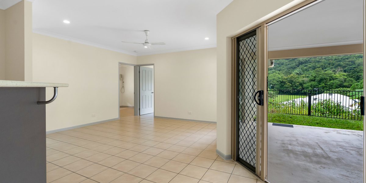 15 Ellie Banning Close, Redlynch, QLD 4870 AUS