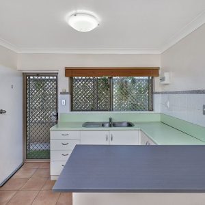 2/39 Arlington Esplanade, Clifton Beach, QLD 4879 AUS