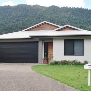 3 Nairen Close, Redlynch, QLD 4870 AUS
