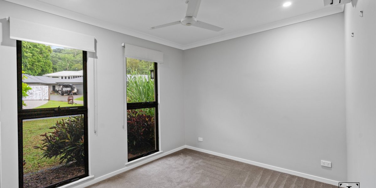 8 Flow Close, Trinity Beach, QLD 4879 AUS