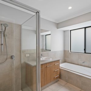 8 Flow Close, Trinity Beach, QLD 4879 AUS