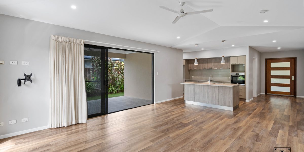 8 Flow Close, Trinity Beach, QLD 4879 AUS