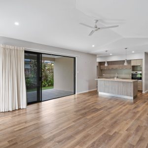 8 Flow Close, Trinity Beach, QLD 4879 AUS
