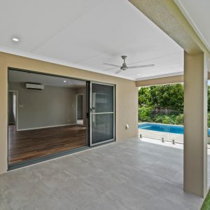 8 Flow Close, Trinity Beach, QLD 4879 AUS