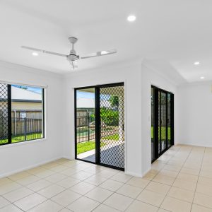 12 Hopkins Street, White Rock, QLD 4868 AUS