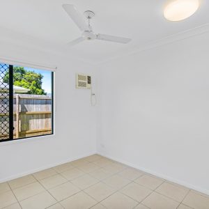 12 Hopkins Street, White Rock, QLD 4868 AUS