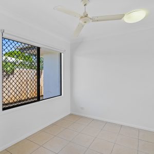 12 Hopkins Street, White Rock, QLD 4868 AUS