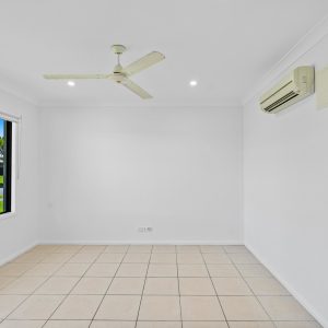 12 Hopkins Street, White Rock, QLD 4868 AUS