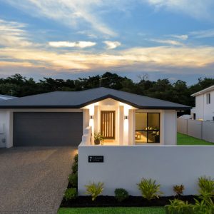 7 Braeside Court, Smithfield, QLD 4878 AUS