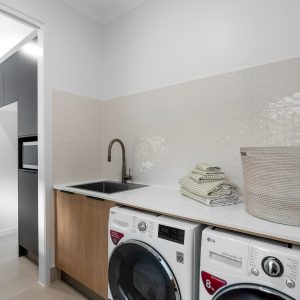 7 Braeside Court, Smithfield, QLD 4878 AUS