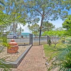 29-31 Casuarina Street, Holloways Beach, QLD 4878 AUS