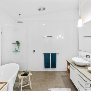 13 Moore Road, Kewarra Beach, QLD 4879 AUS