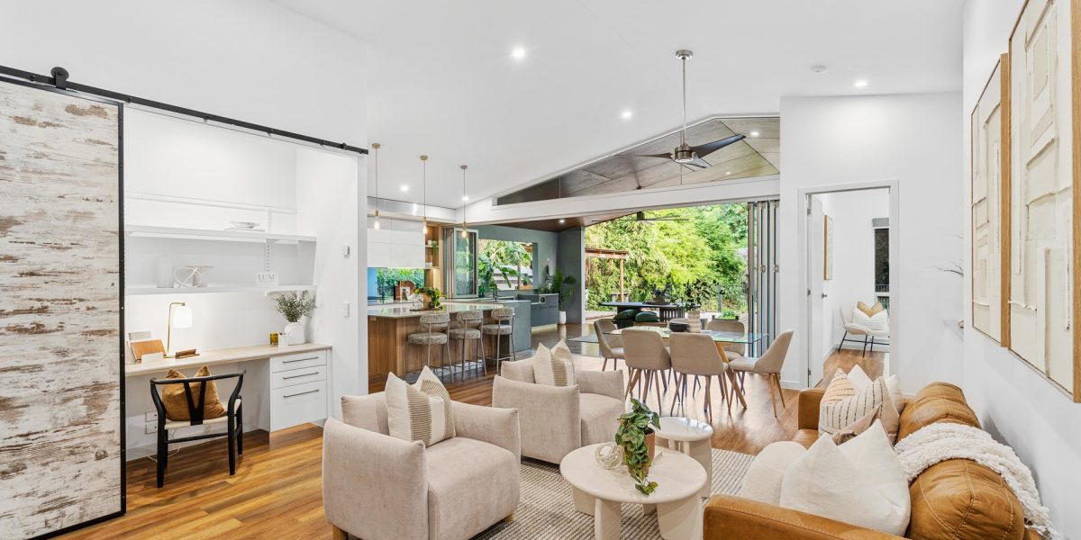 13 Moore Road, Kewarra Beach, QLD 4879 AUS