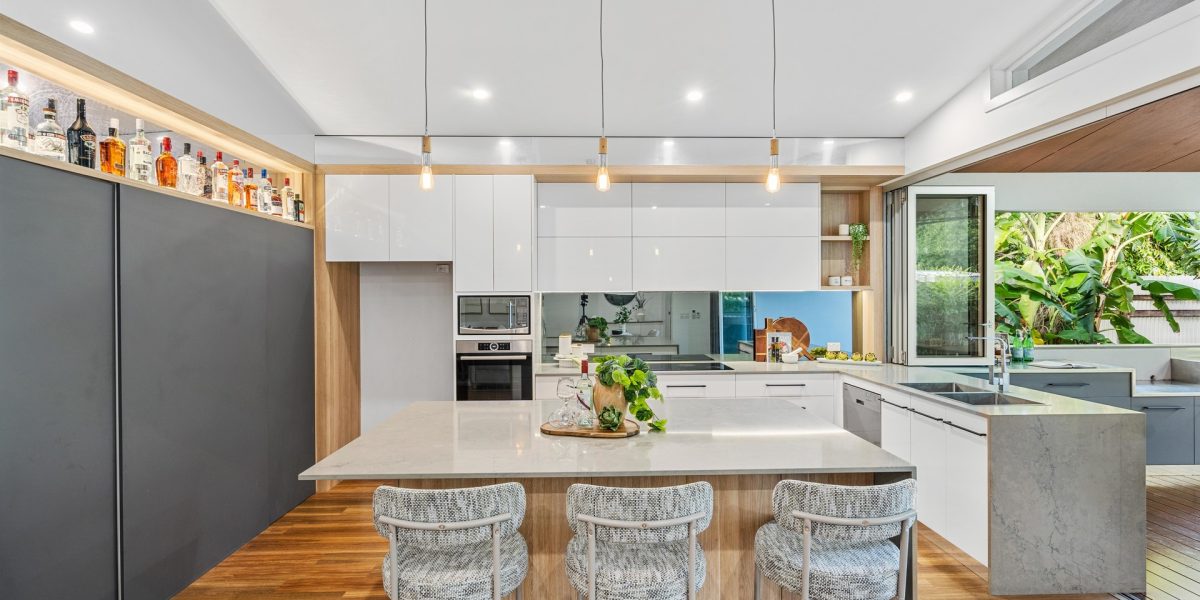 13 Moore Road, Kewarra Beach, QLD 4879 AUS