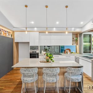 13 Moore Road, Kewarra Beach, QLD 4879 AUS