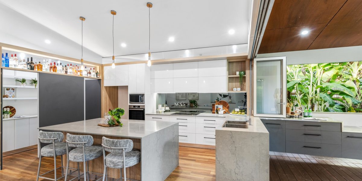 13 Moore Road, Kewarra Beach, QLD 4879 AUS