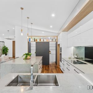 13 Moore Road, Kewarra Beach, QLD 4879 AUS