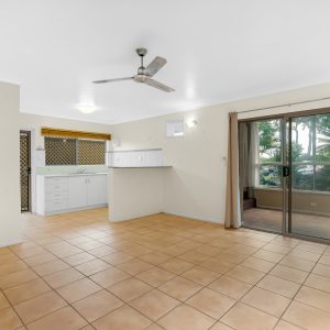 2/39 Arlington Esplanade, Clifton Beach, QLD 4879 AUS