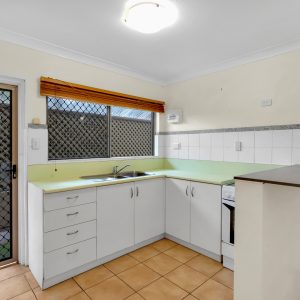 2/39 Arlington Esplanade, Clifton Beach, QLD 4879 AUS