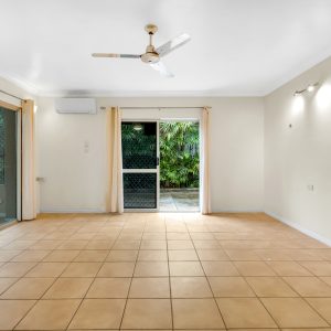 2/39 Arlington Esplanade, Clifton Beach, QLD 4879 AUS