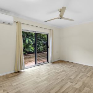 2/39 Arlington Esplanade, Clifton Beach, QLD 4879 AUS