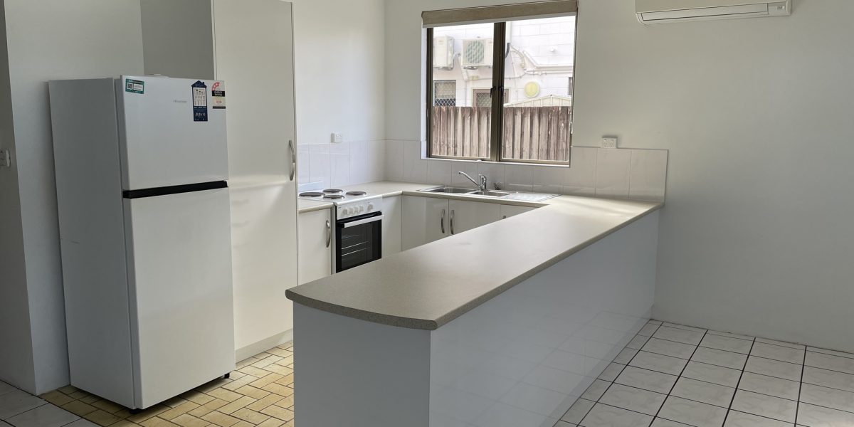 2/19 Pioneer Street, Manoora, QLD 4870 AUS