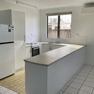 2/19 Pioneer Street, Manoora, QLD 4870 AUS