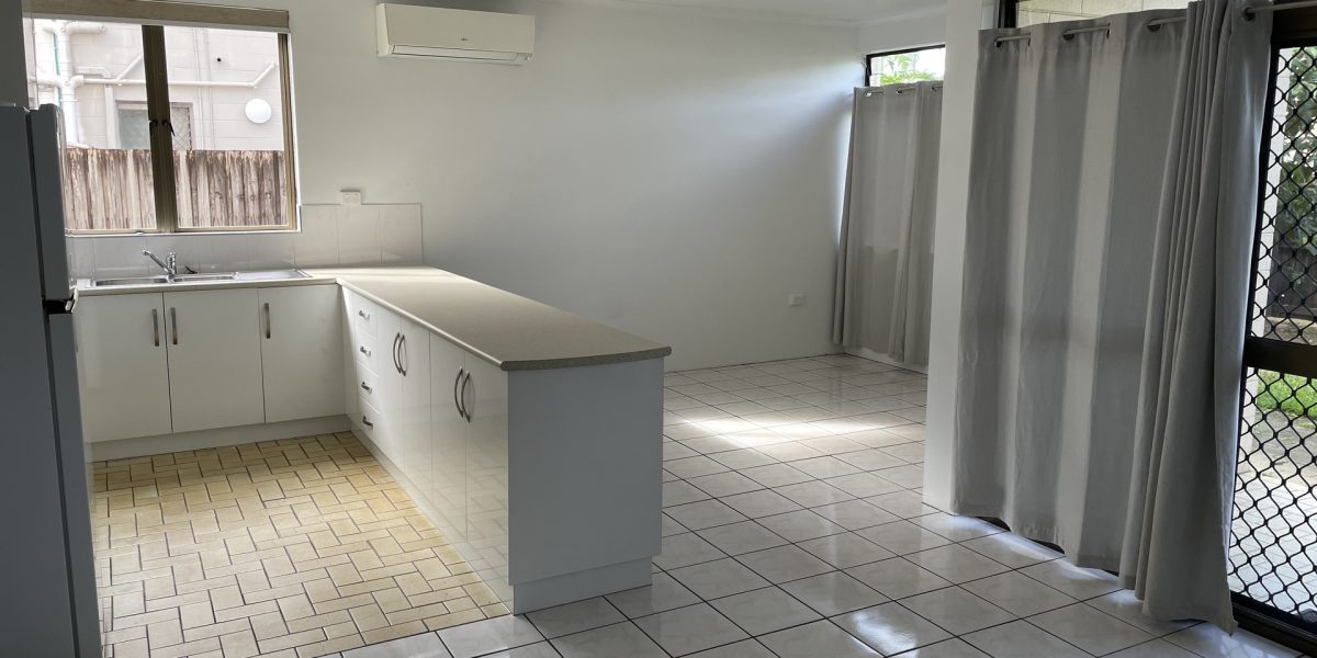 2/19 Pioneer Street, Manoora, QLD 4870 AUS