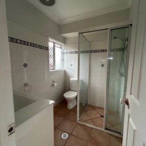 11 Greenock Way, Brinsmead, QLD 4870 AUS