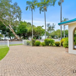 133 Arlington Esplanade, Clifton Beach, QLD 4879 AUS