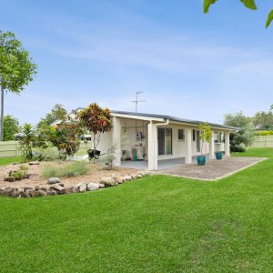 42 Oak Street, Holloways Beach, QLD 4878 AUS