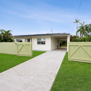 42 Oak Street, Holloways Beach, QLD 4878 AUS
